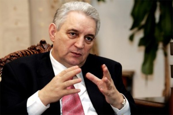 Preşedintele dă de pământ cu socrul premierului: 